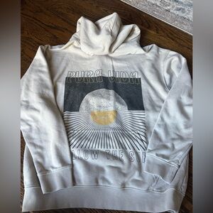 Pura Vida follow the Sun hoodie.